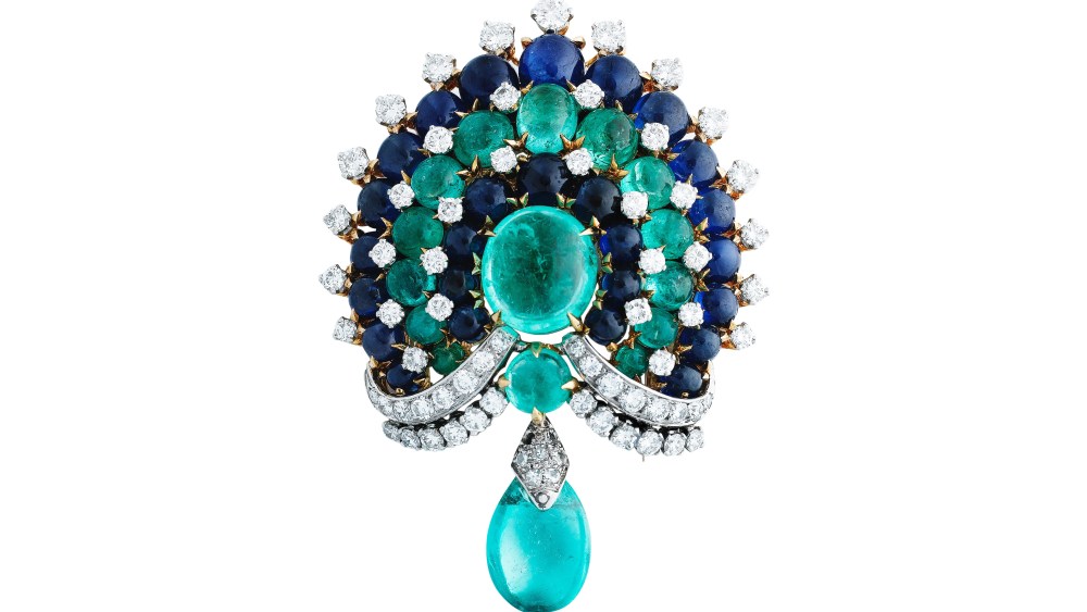 a-brooch-that-belonged-to-audrey-hepburn-sold-for-$425,000-at auction