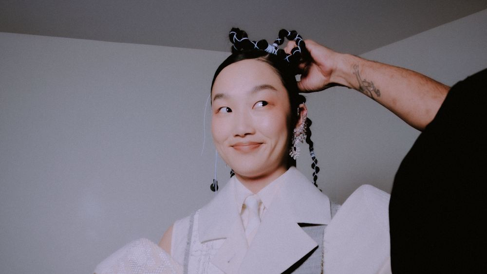 getting-ready-with-audrey-nuna-for-the-grammys-in-thom-browne couture