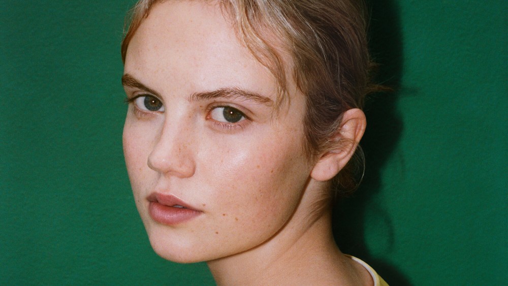 exclusive:-teen-actress-isla-johnston-is-loewe’s-new-brand ambassador