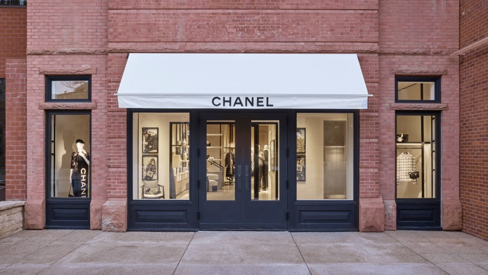 chanel-opens-seasonal-boutique-in aspen