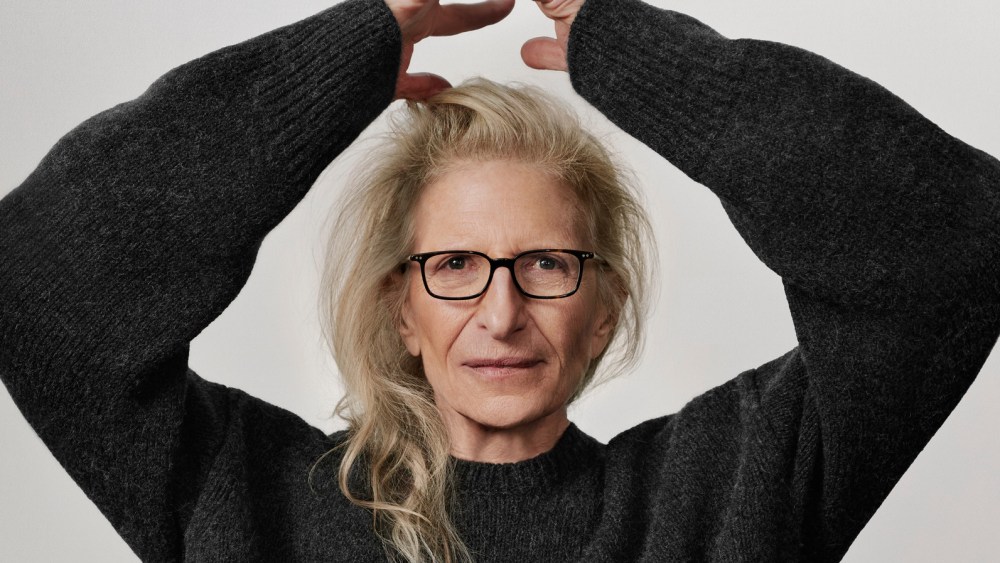 exclusive:-in-givenchy’s-new-campaign,-annie-leibovitz-shows-up-on-the-other-side-of-the camera