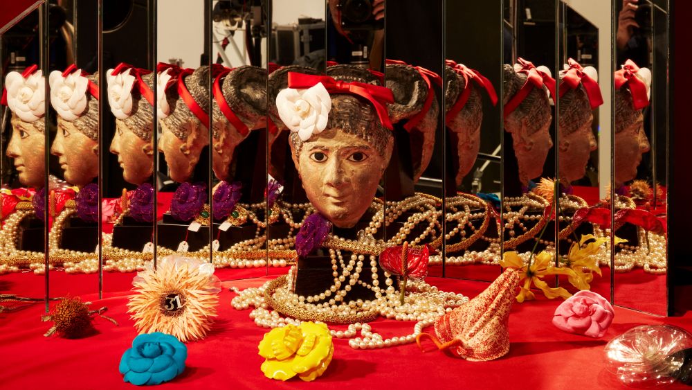 chanel-brings-roe-ethridge-exhibition-to-nexus-hall-in tokyo