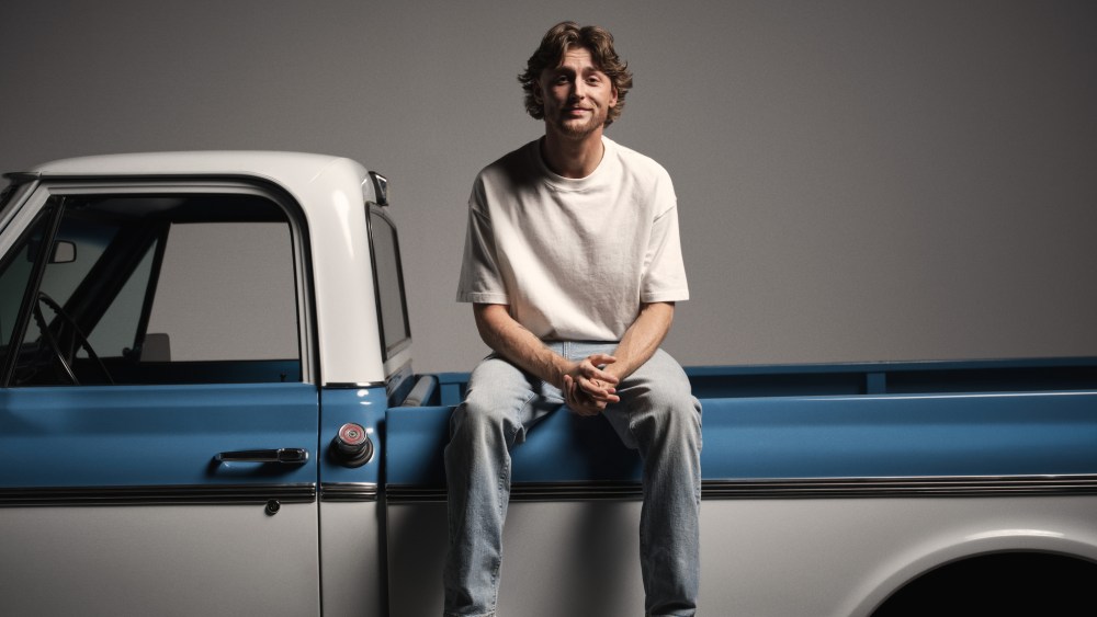 american-eagle-taps-country-star-bailey-zimmerman-for campaign