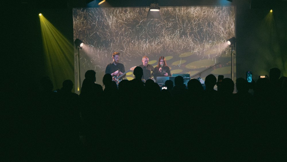 fischersund-stages-first-scented-concert-in paris