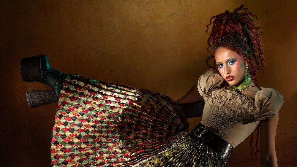 absolutely-talks-h&m-campaign,-touring-with-her-sister-raye-and-renee rapp