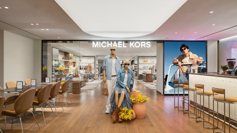 exclusive:-michael-kors-opens-new-beijing-store,-bringing-jet-set-lounge-to-asia-for-first time