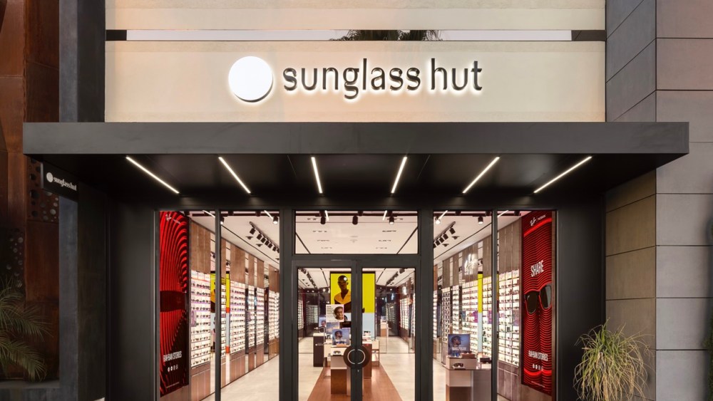 sunglass-hut-bets-on-ray-ban-exclusive capsule