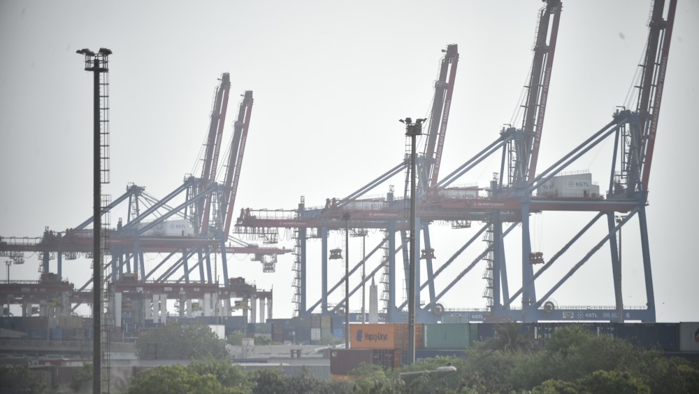 pakistan’s-ports-capitalize-on-gulf-shipping disruptions