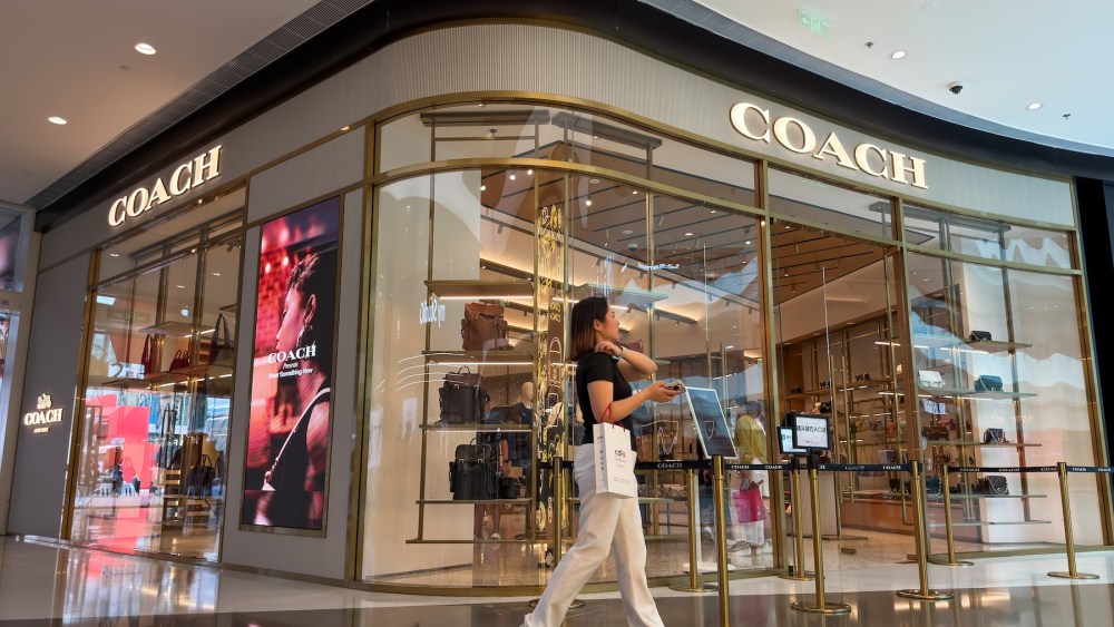 shuffle-board:-kendra-scott-taps-cfo-as-tapestry-expands board