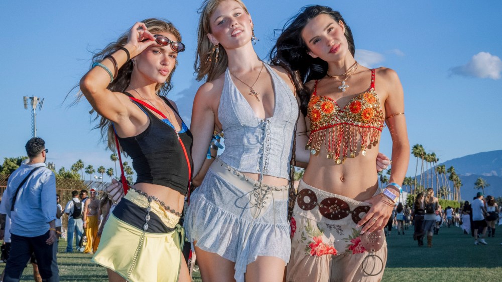 coachella-2026-fashion-is-all-about-miniskirts,-micro-shorts,-sheer-layers-and-desert-boho energy