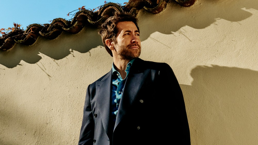 jake-gyllenhaal-on-watches,-jewelry,-bulgari-partnership,-love-for italy