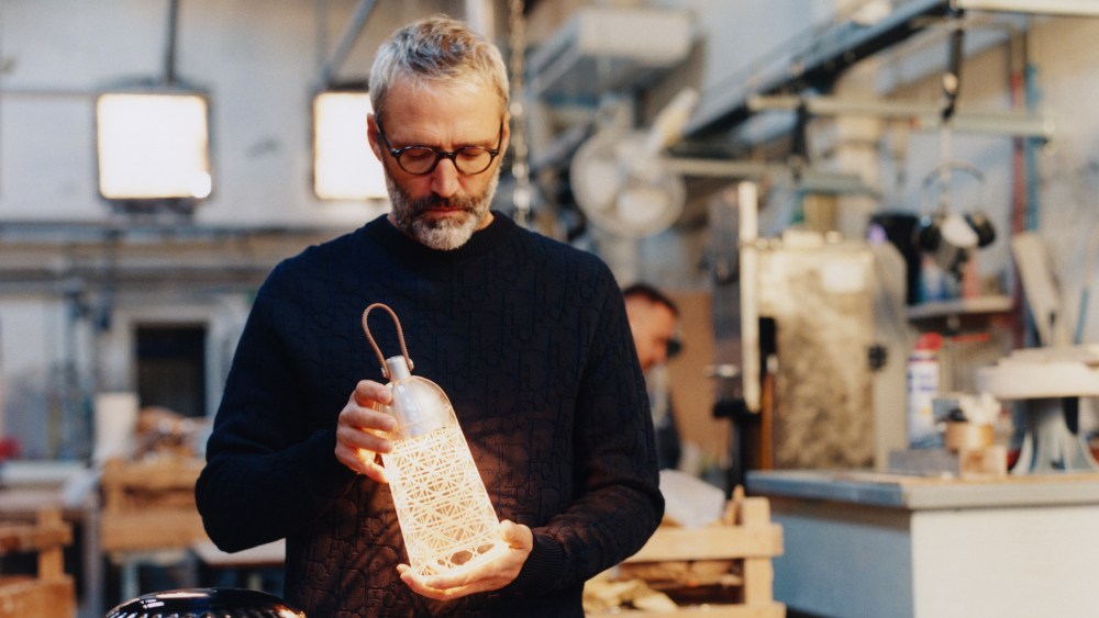 noe-duchaufour-lawrance-brings-a-couture-touch-to-his-new-lamp-designs-for dior