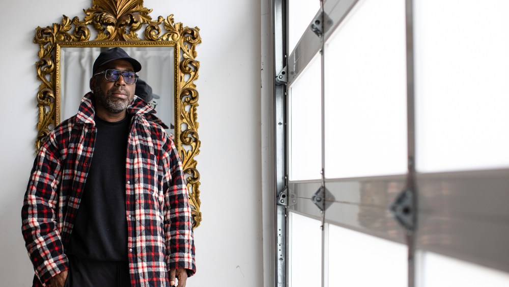 ‘view-master’-derrick-adams-talks-about-transforming-everyday-experiences-into-extraordinary art