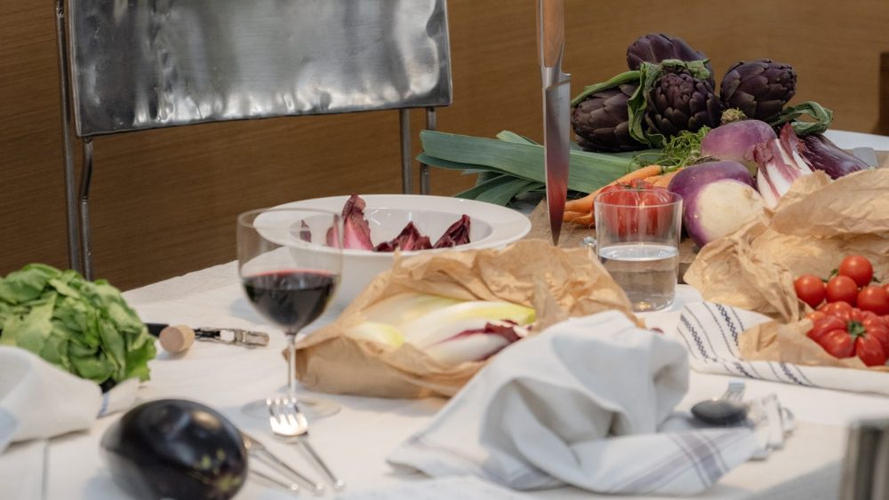 easy-entertaining,-thanks-to-tableware-that-breaks-from formality