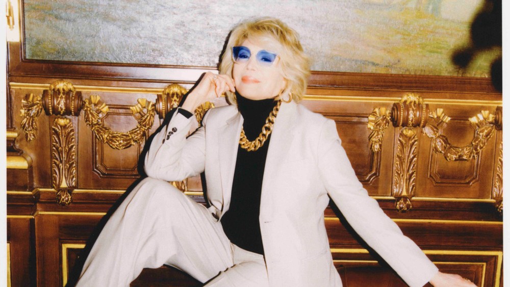 why-amanda-lear-is-the-muse-who-never-goes-out-of fashion