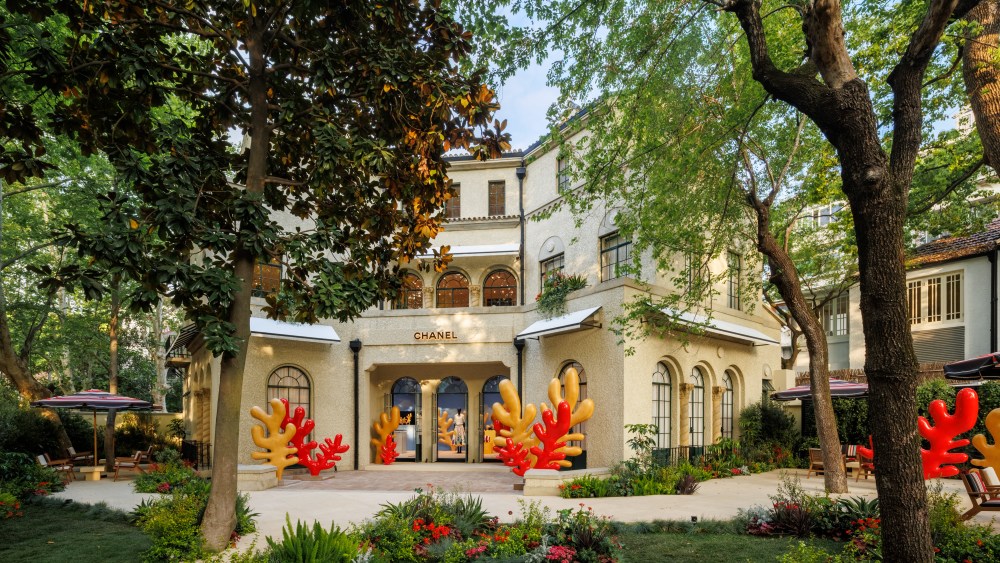 chanel-brings-coco-beach-to-shanghai-with-first pop-up