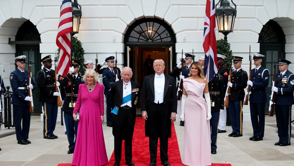 melania-trump-wears-christian-dior-haute-couture-for-state dinner