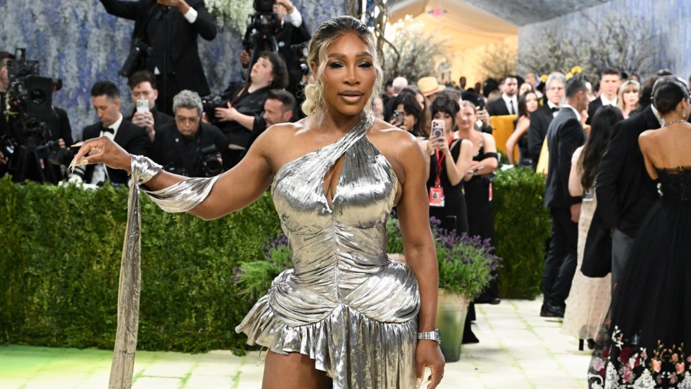 serena-williams-shines-in-marc-jacobs-on-the-met-gala-2026-red carpet