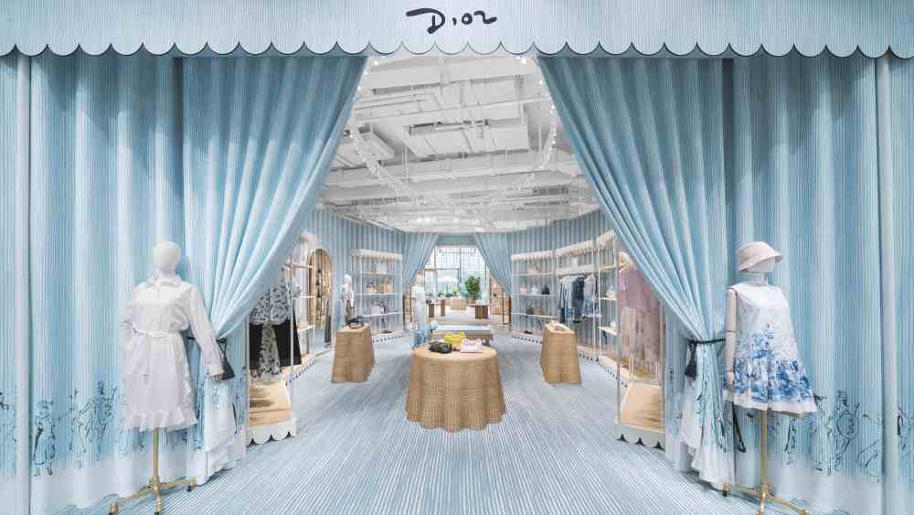 exclusive:-dior-rolls-out-new-look-dioriviera-beach-collection-with-sailing-themed pop-ups