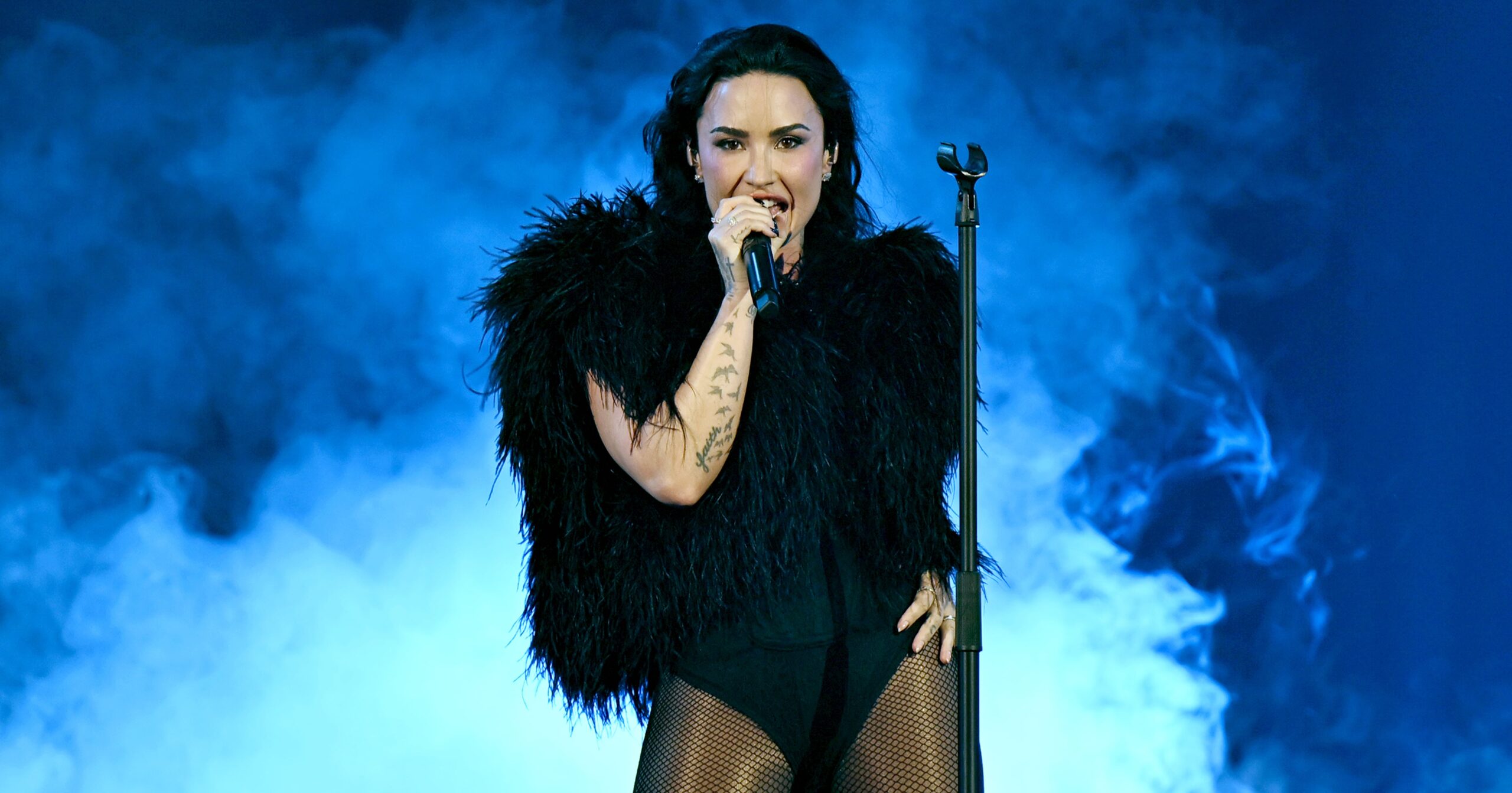 demi-lovato-on-embracing-confidence,-2000s-hair-trends,-and-touring