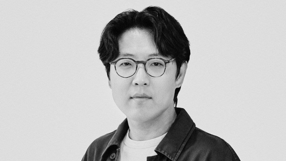 ceramic-artist-jongjin-park-wins-2026-loewe-foundation-craft-prize-for-shape-shifting sculpture