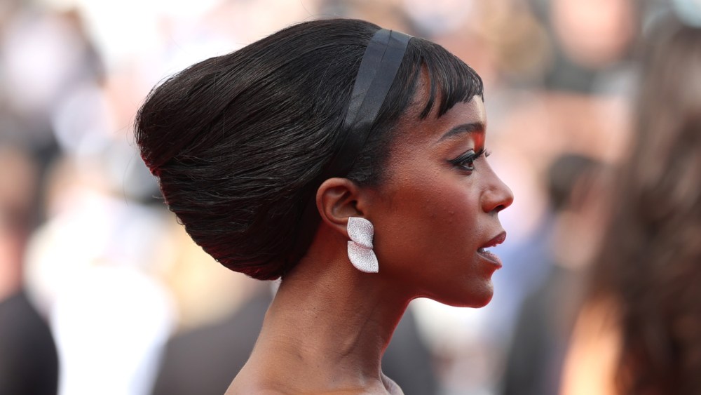 the-french-twist-finds-modern-allure-ahead-of-wedding season