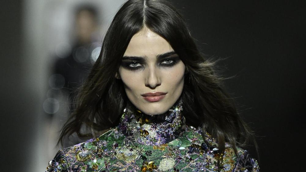 smudged,-imperfect-eye-makeup-returns-as-a-rebellion-against-ai perfection