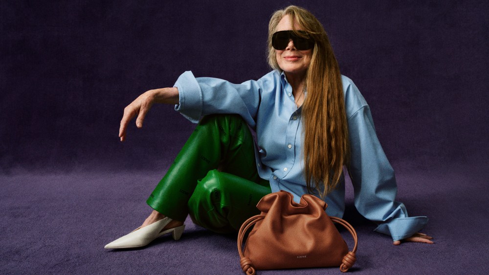 exclusive:-loewe-flexes-leather-excellence-in-anniversary campaign