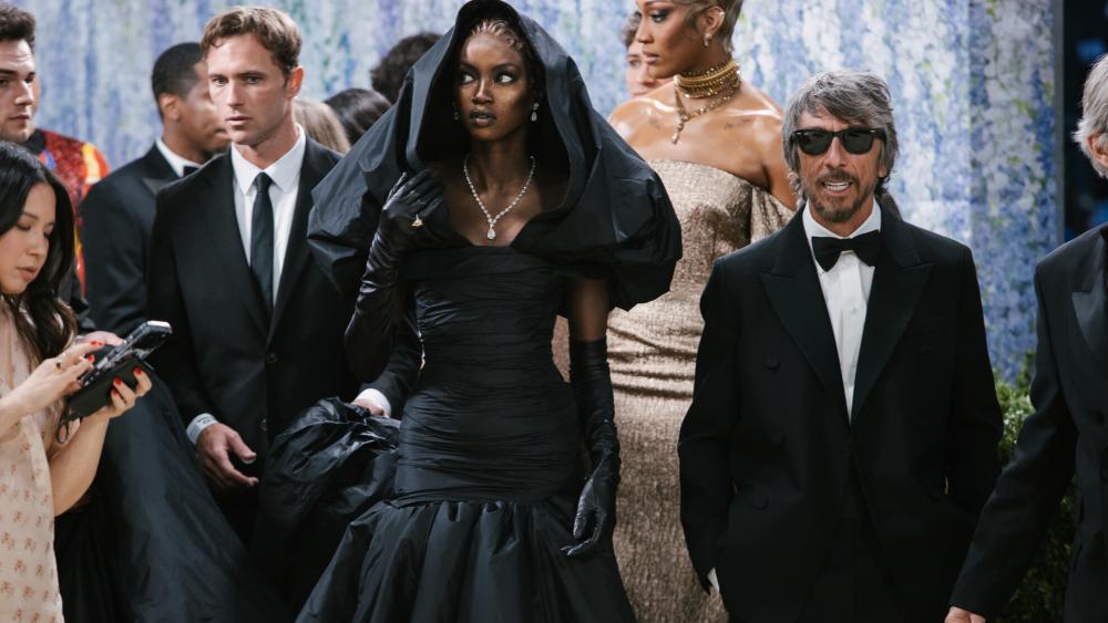 balenciaga,-jean-paul-gaultier-and-a-few-debuts-among-highlights-of-paris’-july-couture schedule
