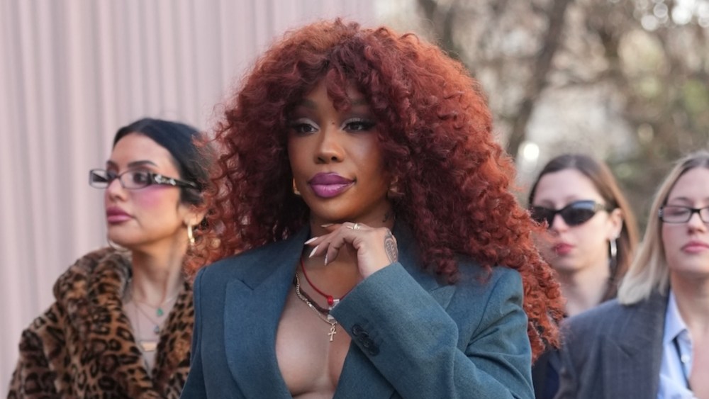 summer-proof-curls:-experts-reveal-the-secret-to-frizz-free hair