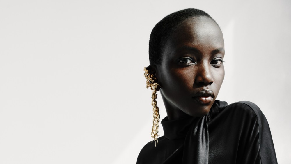 balenciaga-resort-2027:-‘unsize’-fits all