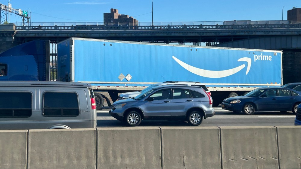 amazon-bets-on-lower-cost-freight-as-it-opens-ltl-network nationwide
