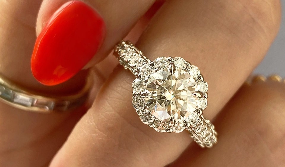 the-engagement-ring-trend-challenging-the-classic solitaire