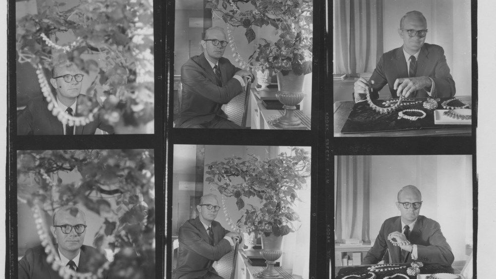 david-webb-honors-semiquincentennial-with-sotheby’s exhibition
