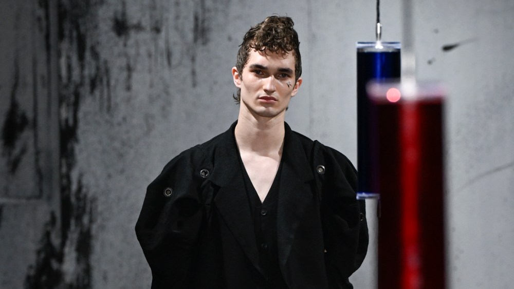 yohji-yamamoto-men’s-spring-2027:-shouldering-it all