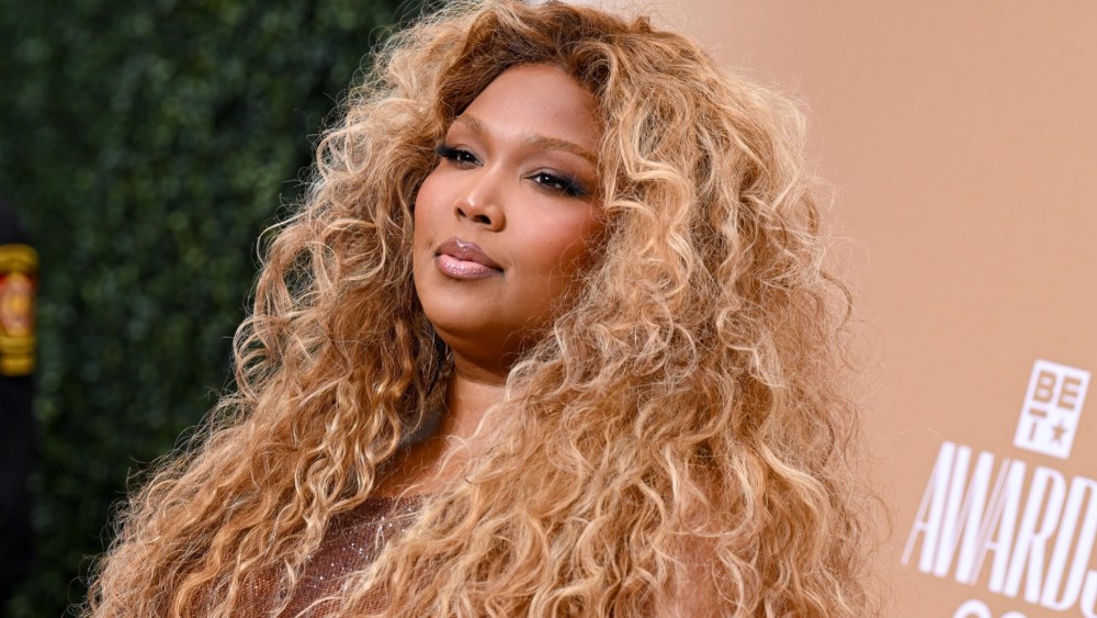 blond-hair-is-trending-on-bet-awards-2026-red carpet