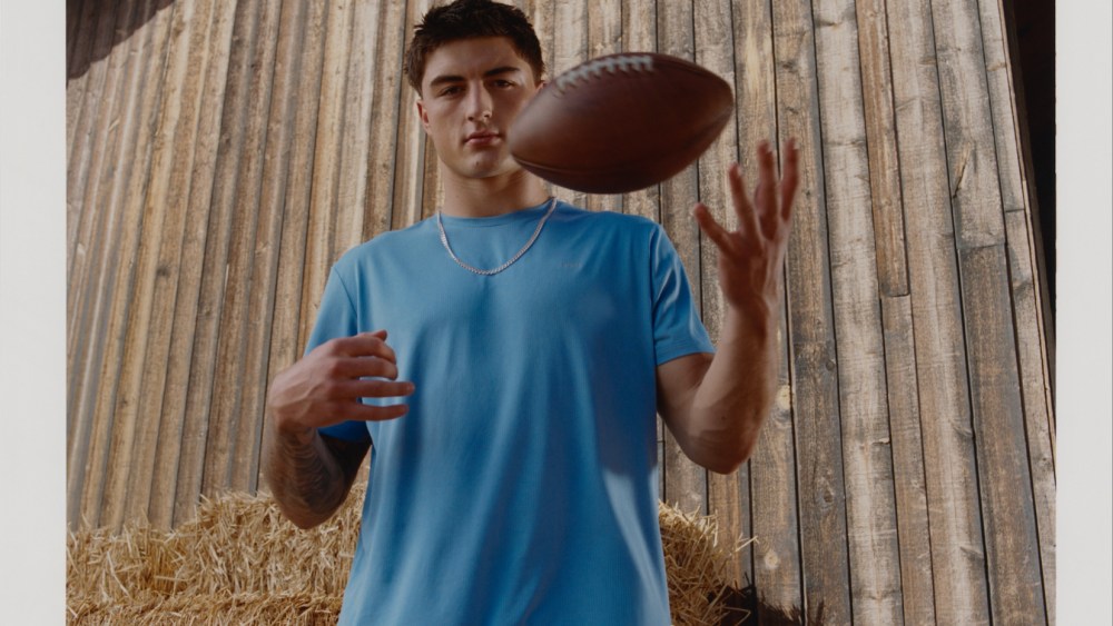 vuori-to-launch-breathe-collection-featuring-nfl-star-colston loveland