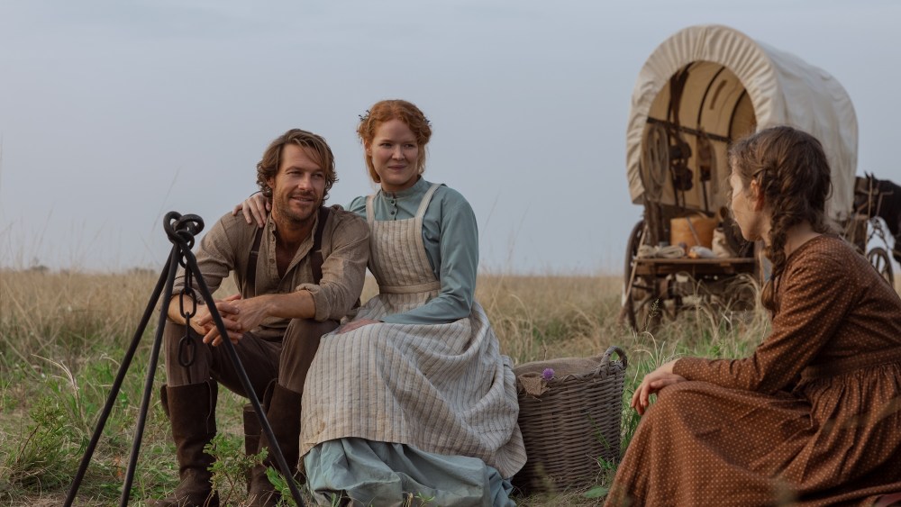 the-handmade-world-of-netflix’s-new-‘little-house-on-the-prairie’ series