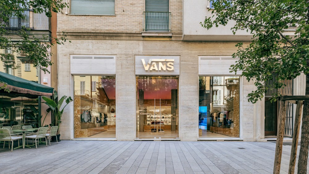 vans-relocates-to-milan’s-brera-district-with-new-flagship concept
