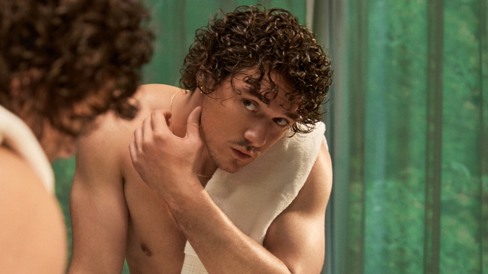 belmont-cameli-embraces-his-natural-texture-in-tresemme’s-‘hot-curl-summer’ campaign