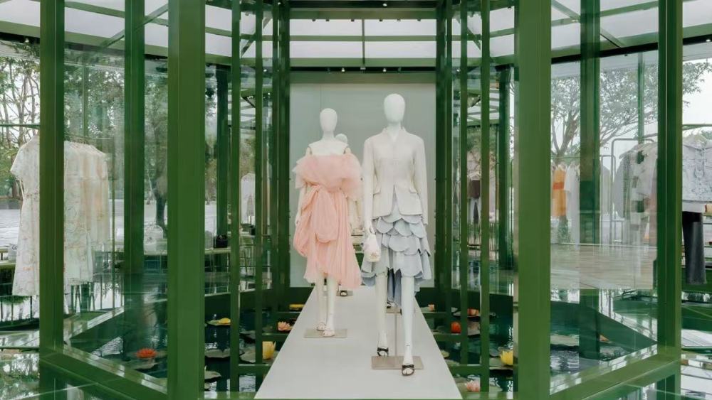 dior-brings-the-tuileries-to-china-with-multi-city pop-ups