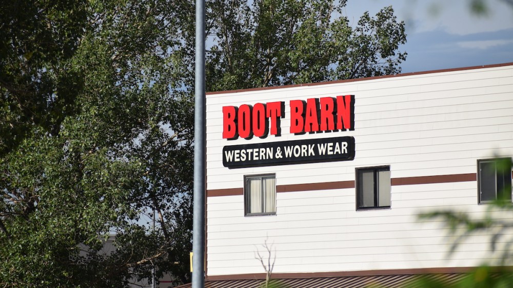 boot-barn-beats-q1-guidance-but-sees-trends-‘moderating’-amid-‘challenging’-comparisons