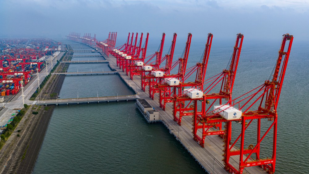 typhoon-dolphin-deepens-china-port-congestion,-stranding-2.4m teus