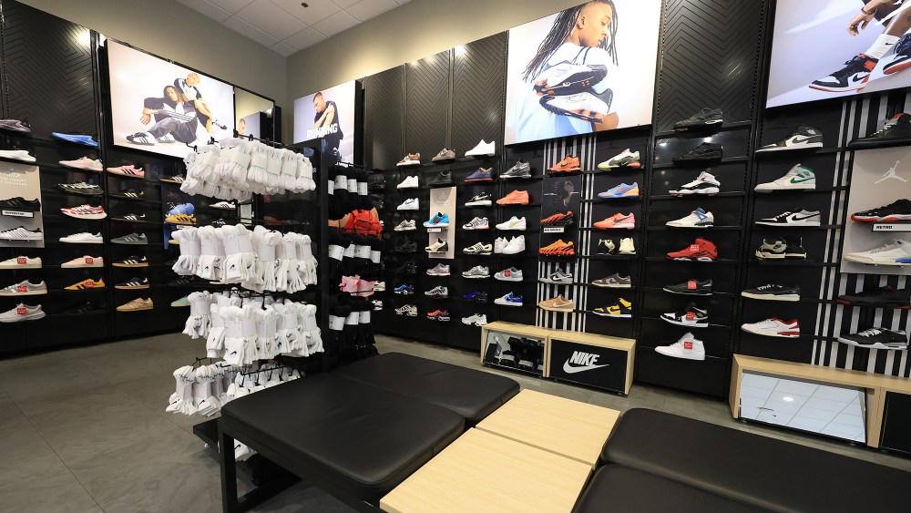 dick’s-and-foot-locker-are-in-a-footwear-‘hangover’-as-stock-tumbles-30 percent