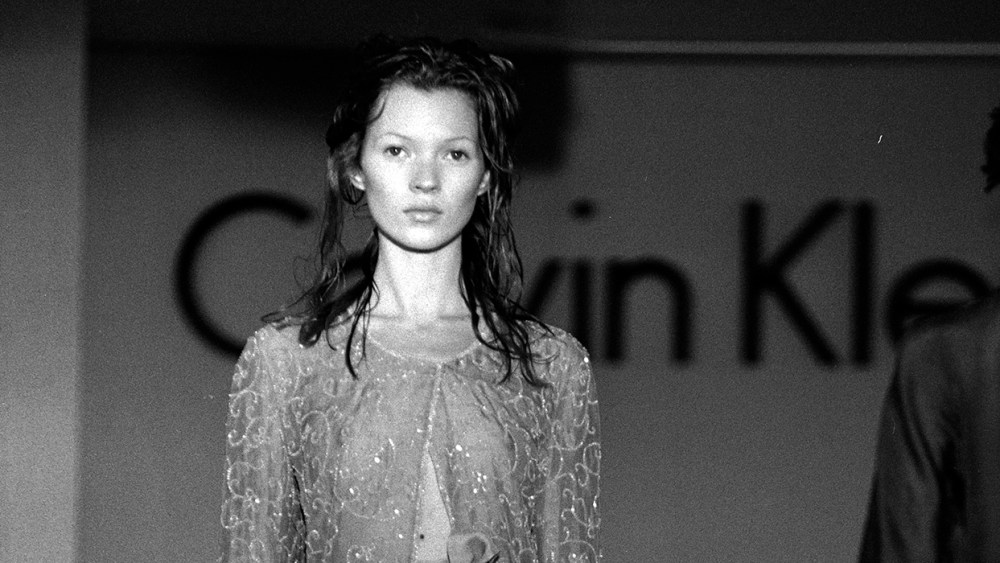 kate-moss’-1990s-runway-debut-changed-fashion’s-beauty ideal