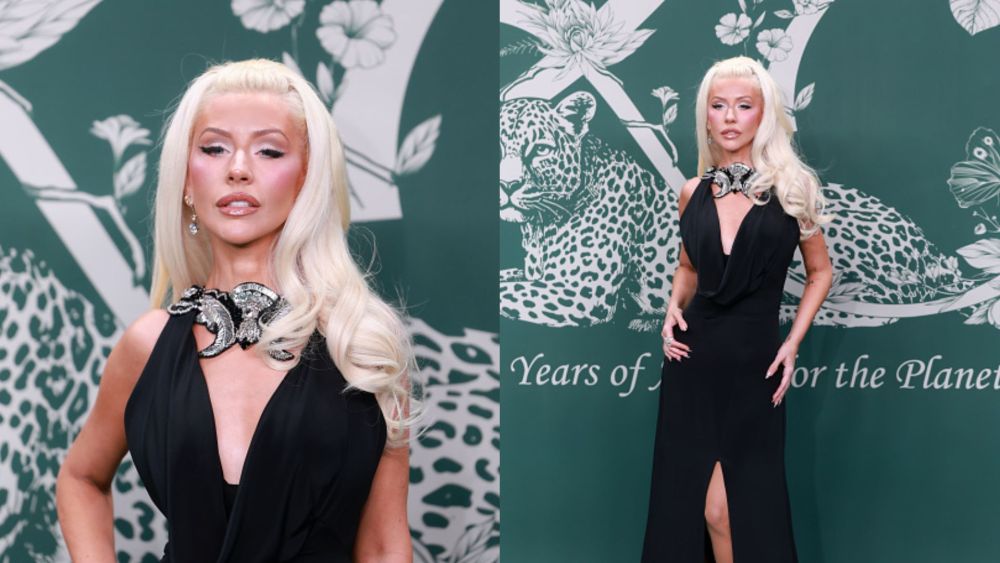 christina-aguilera-does-sultry-glam-paired-with-silk-versace-gown-at-20th-anniversary-gala-of-the-prince-albert-ii-of-monaco foundation