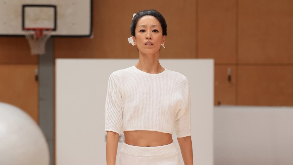 edeline-lee-spring-2027:-step-and repeat