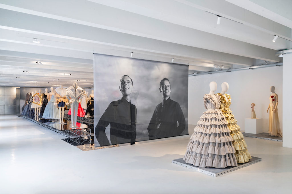 viktor-&-rolf’s-favorite-piece-in-their-milan-retrospective-is-not-a look