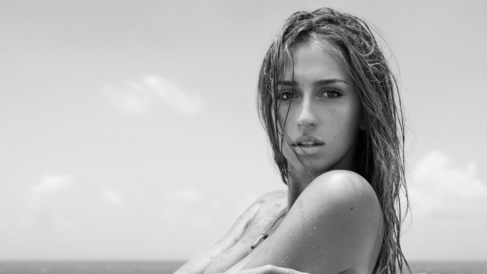 exclusive:-tate-mcrae-launches-first-fragrance-with-scent beauty