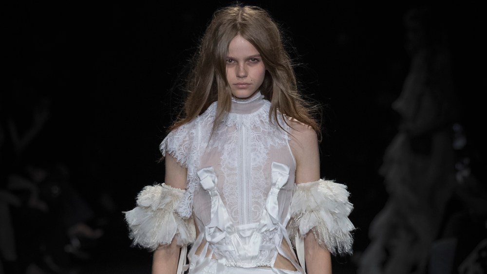 ann-demeulemeester-spring-2027:-(not-so)-lonely journey